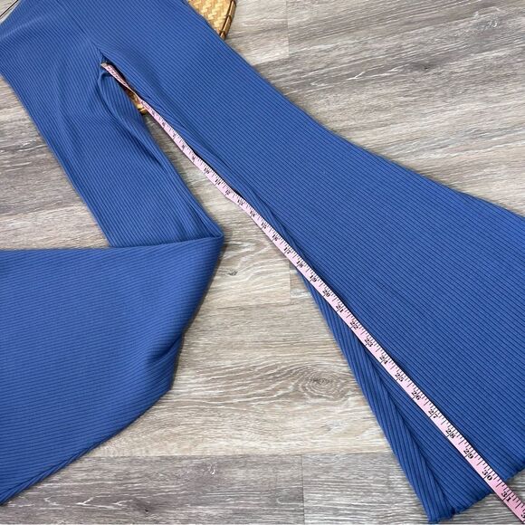 Aerie ribbed kick‎ it ultra flare pants - Picture 4 of 5